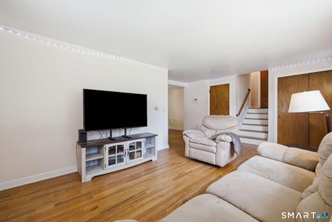 15 Lin Sal Street Windsor Locks CT 06096