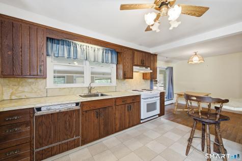15 Lin Sal Street Windsor Locks CT 06096