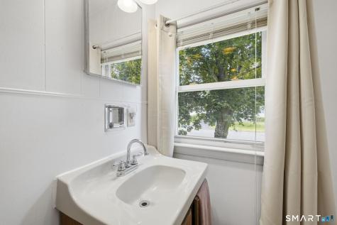 15 Lin Sal Street Windsor Locks CT 06096