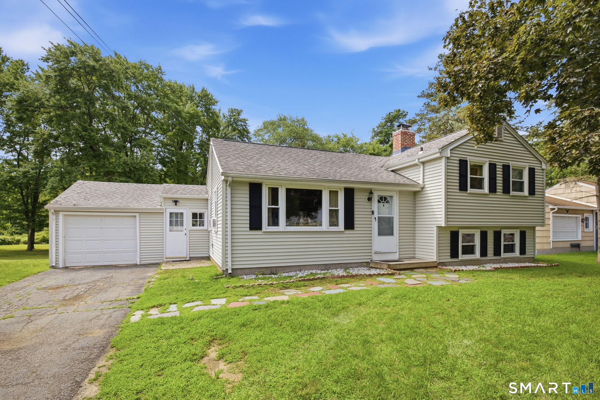 15 Lin Sal Street Windsor Locks CT 06096