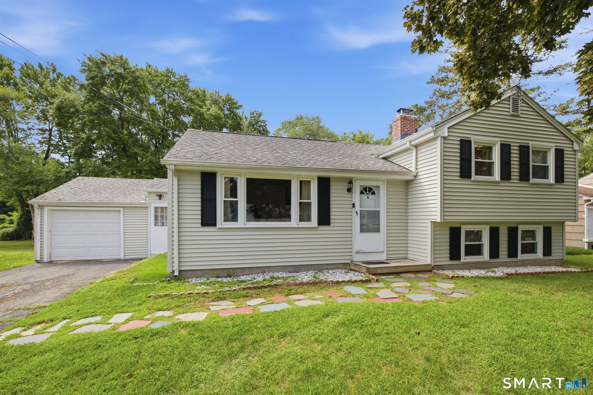 15 Lin Sal Street Windsor Locks CT 06096