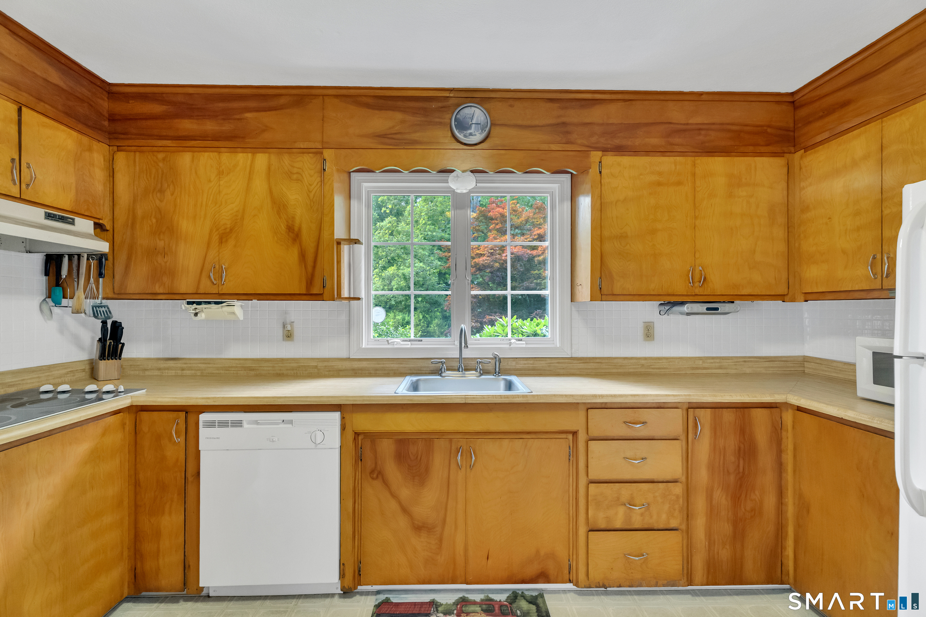 186 Reutemann Road North Stonington CT 06359