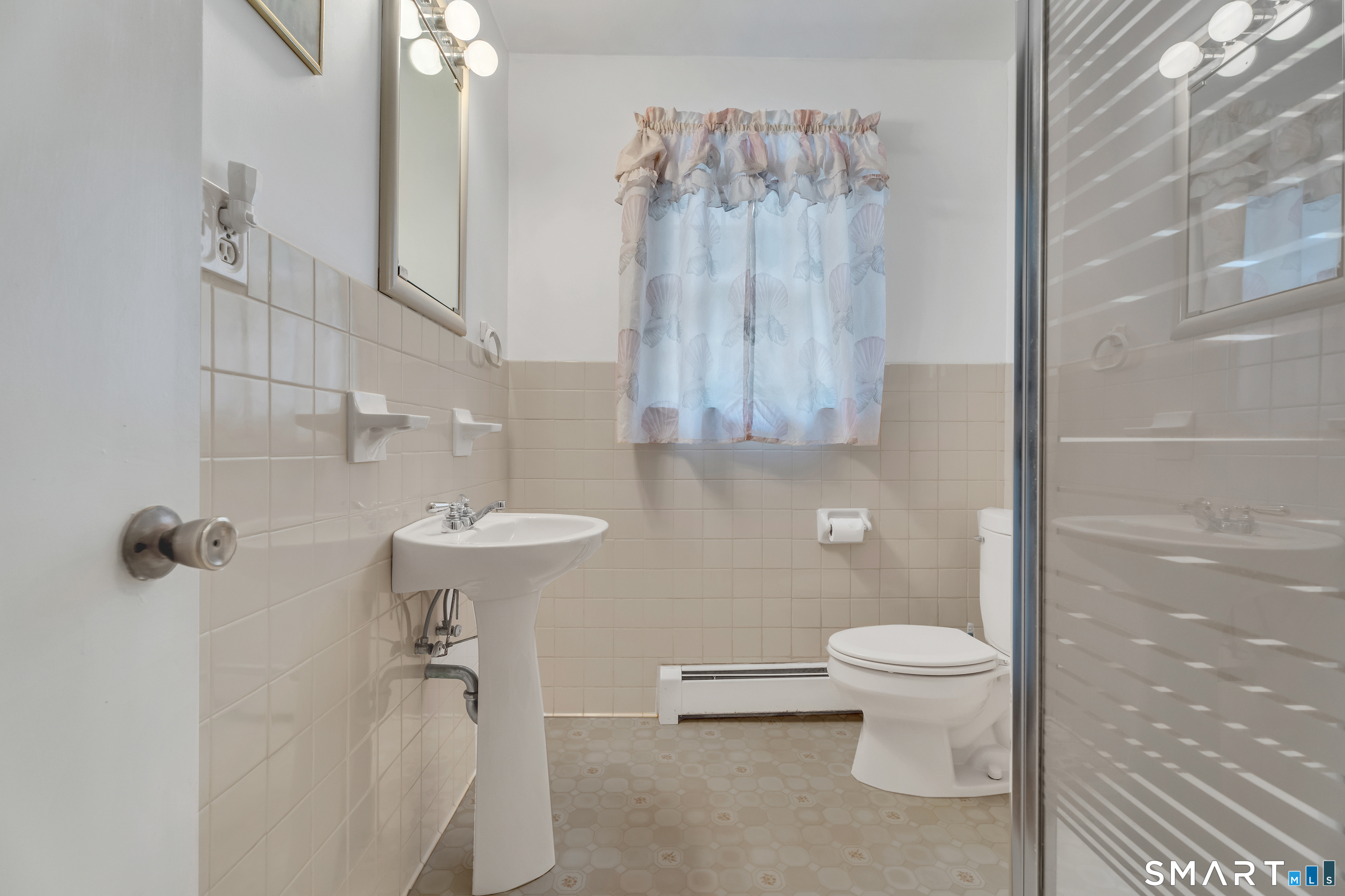 186 Reutemann Road North Stonington CT 06359
