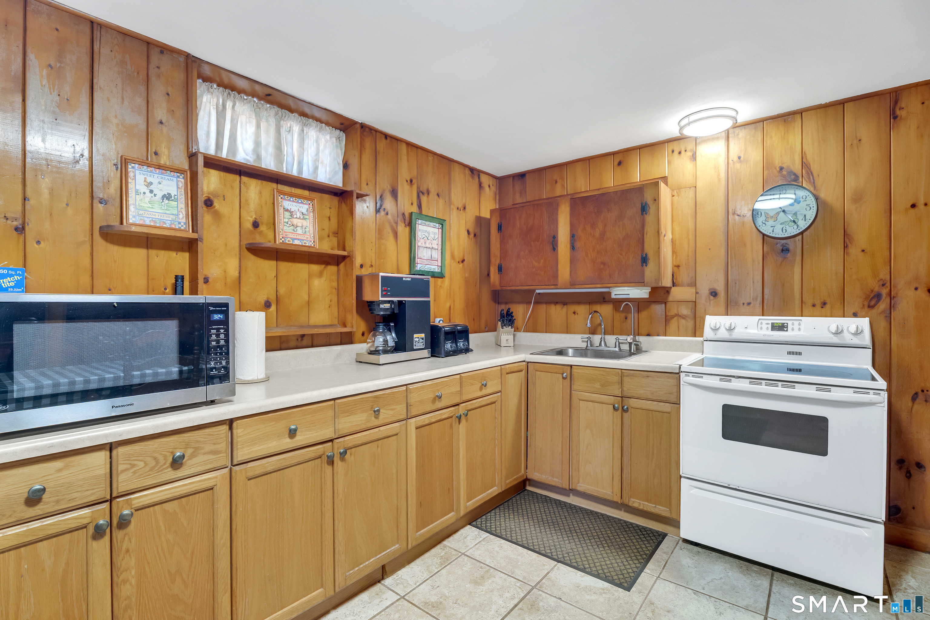 186 Reutemann Road North Stonington CT 06359