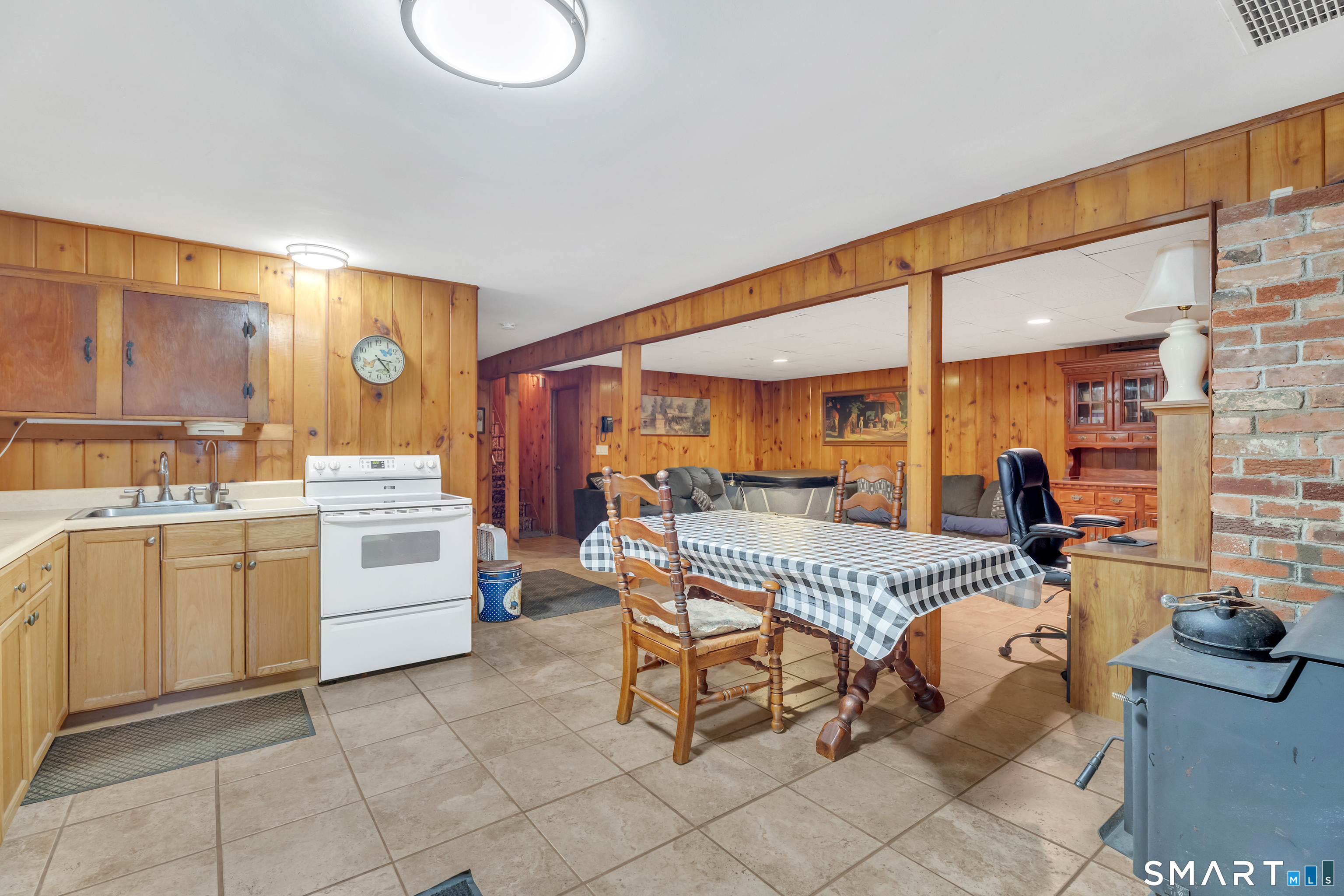 186 Reutemann Road North Stonington CT 06359