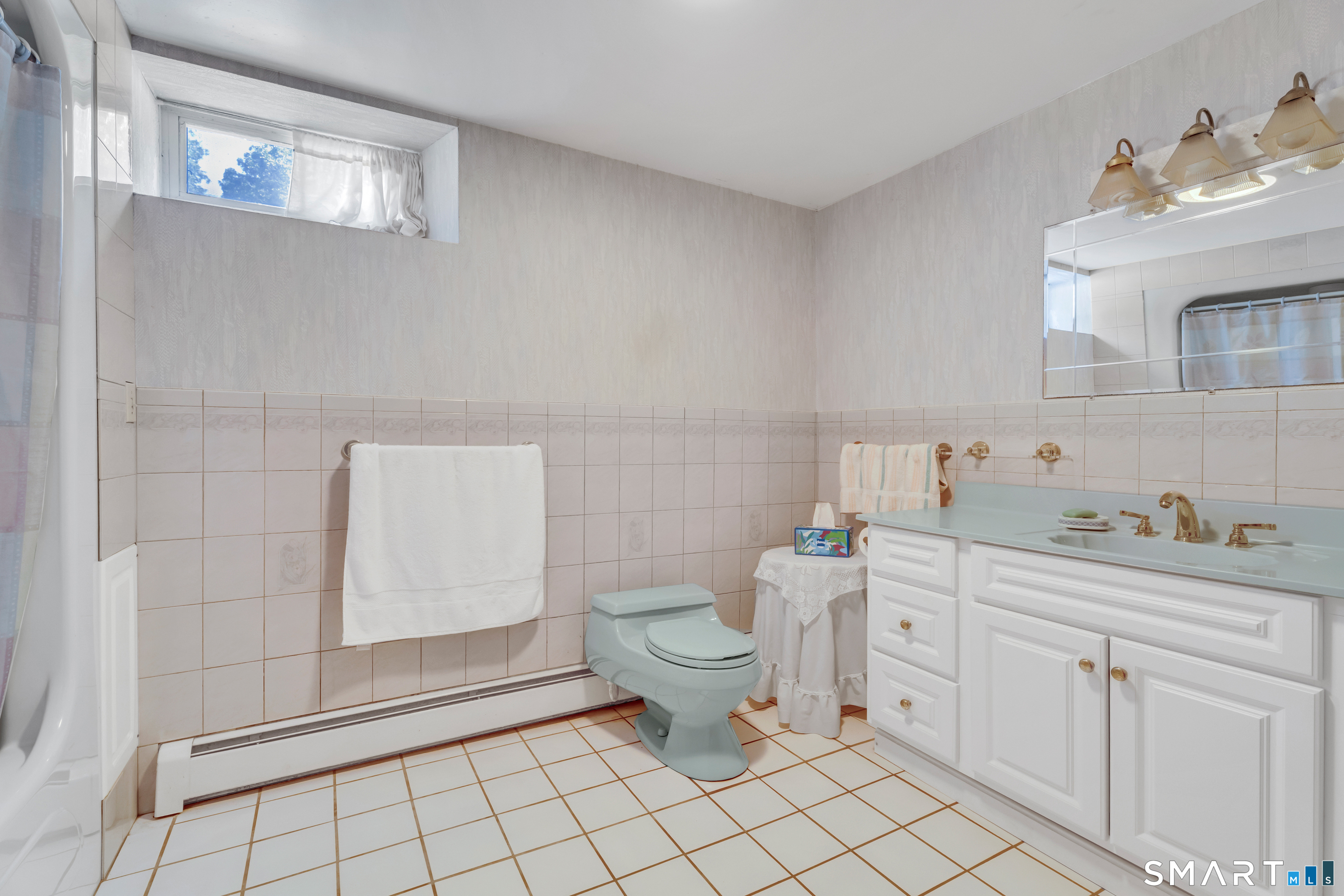 186 Reutemann Road North Stonington CT 06359