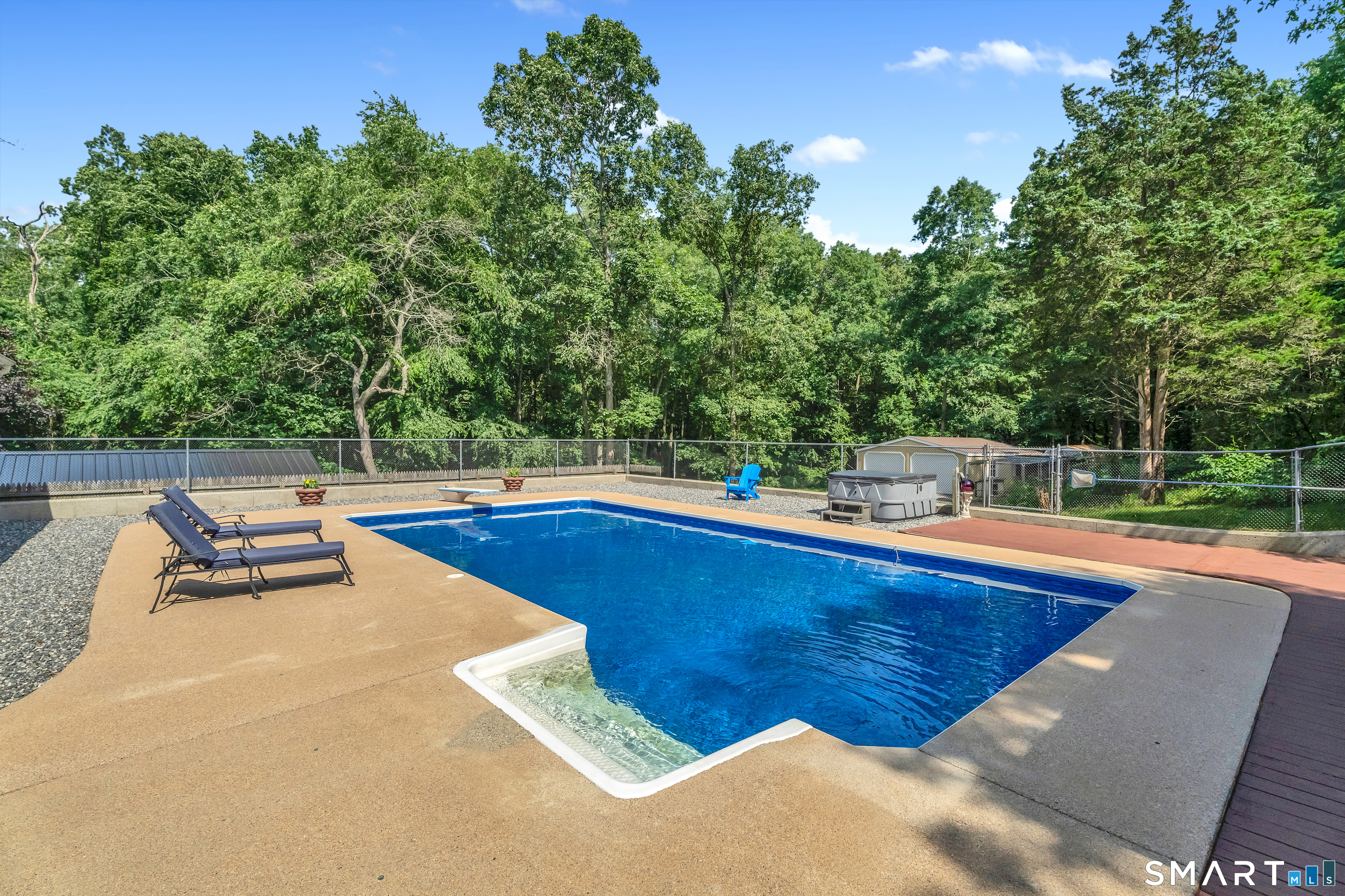 186 Reutemann Road North Stonington CT 06359