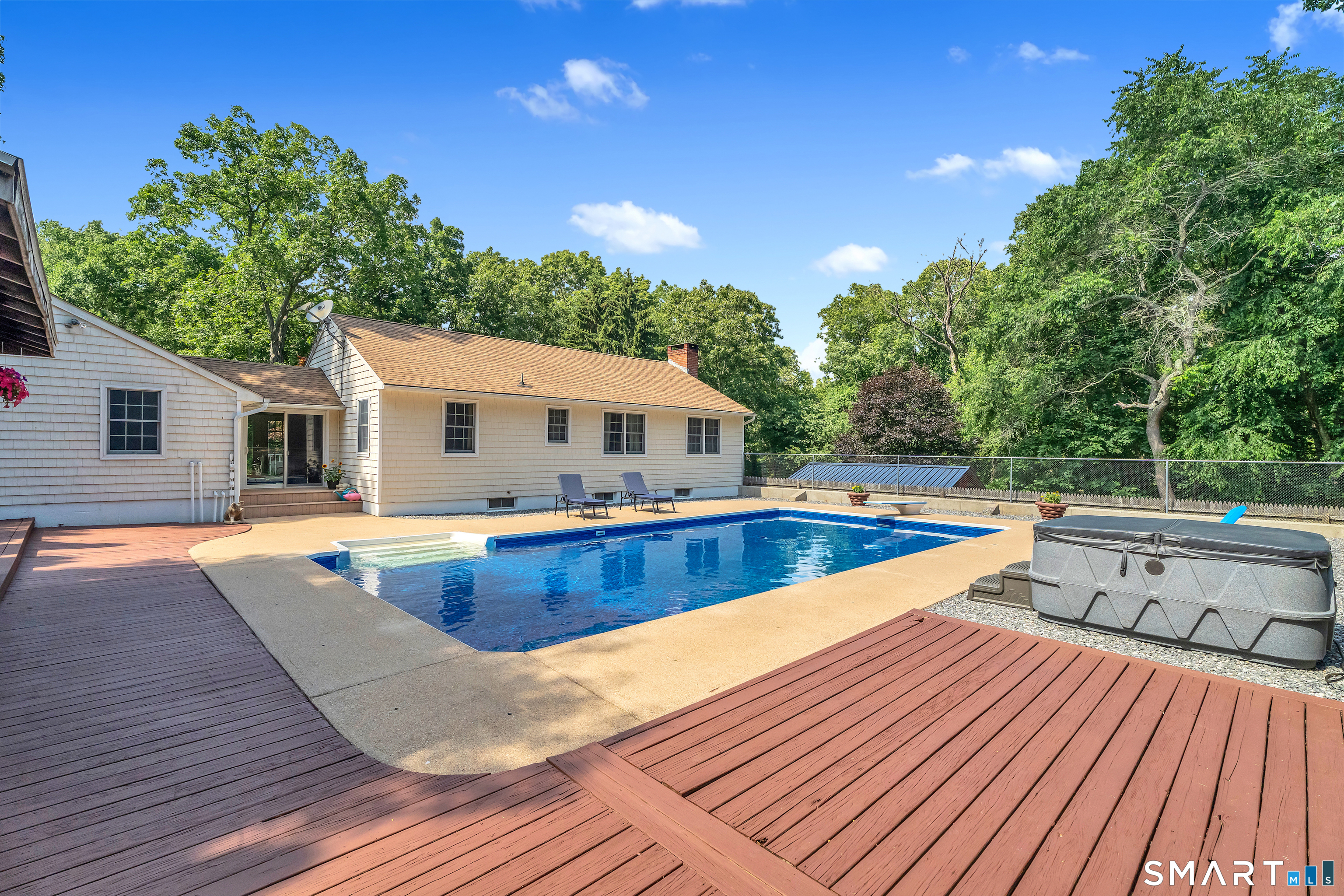 186 Reutemann Road North Stonington CT 06359