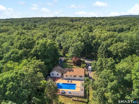186 Reutemann Road North Stonington CT 06359