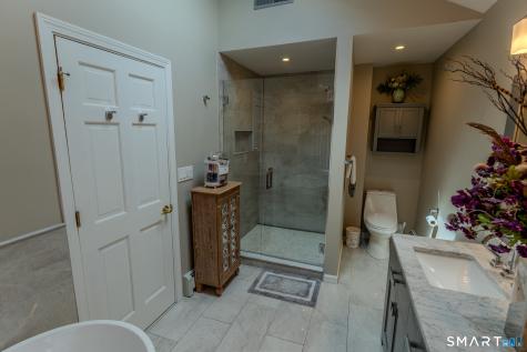 125 Lakemere Drive Southbury CT 06488