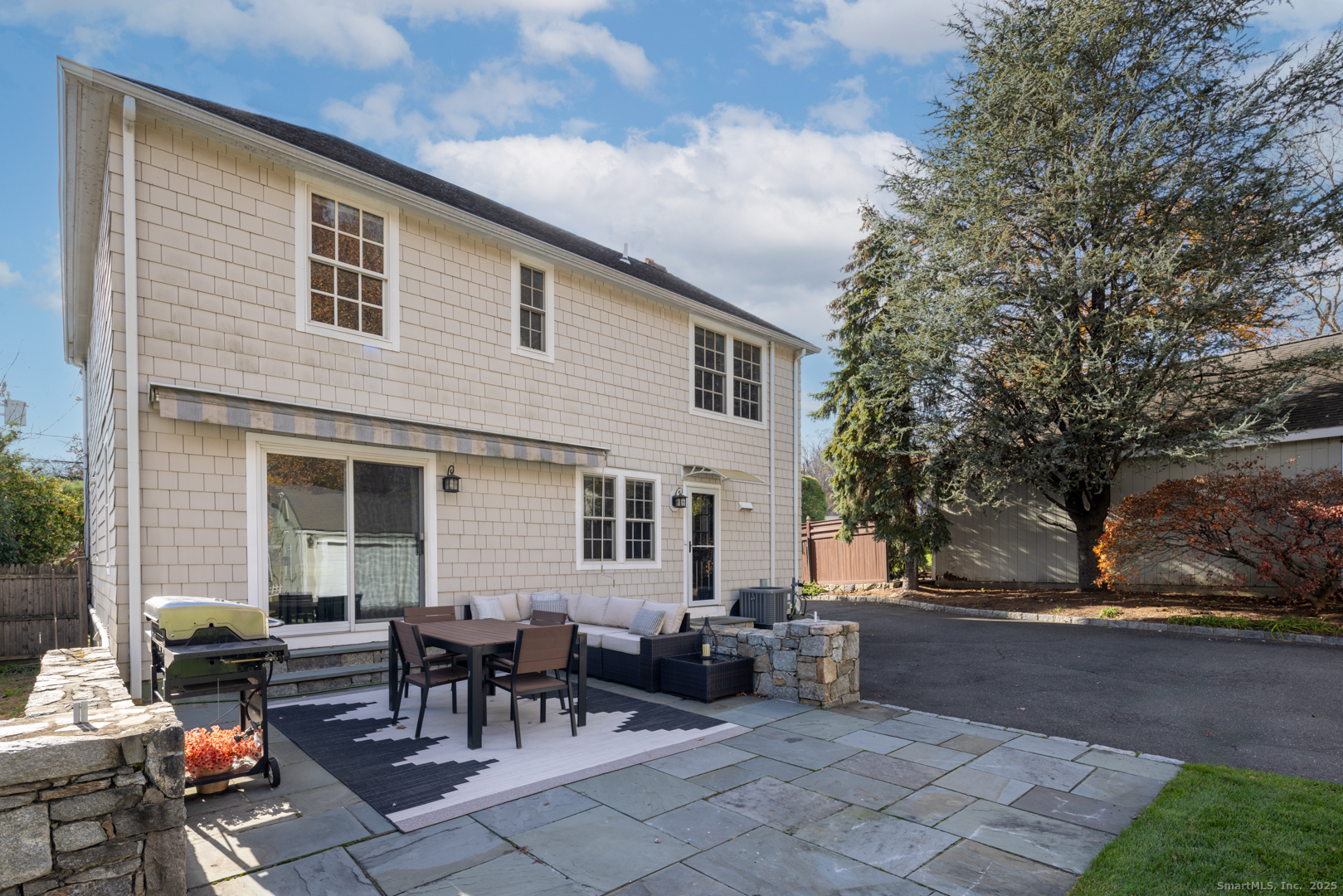 77 Maple Street Darien CT 06820