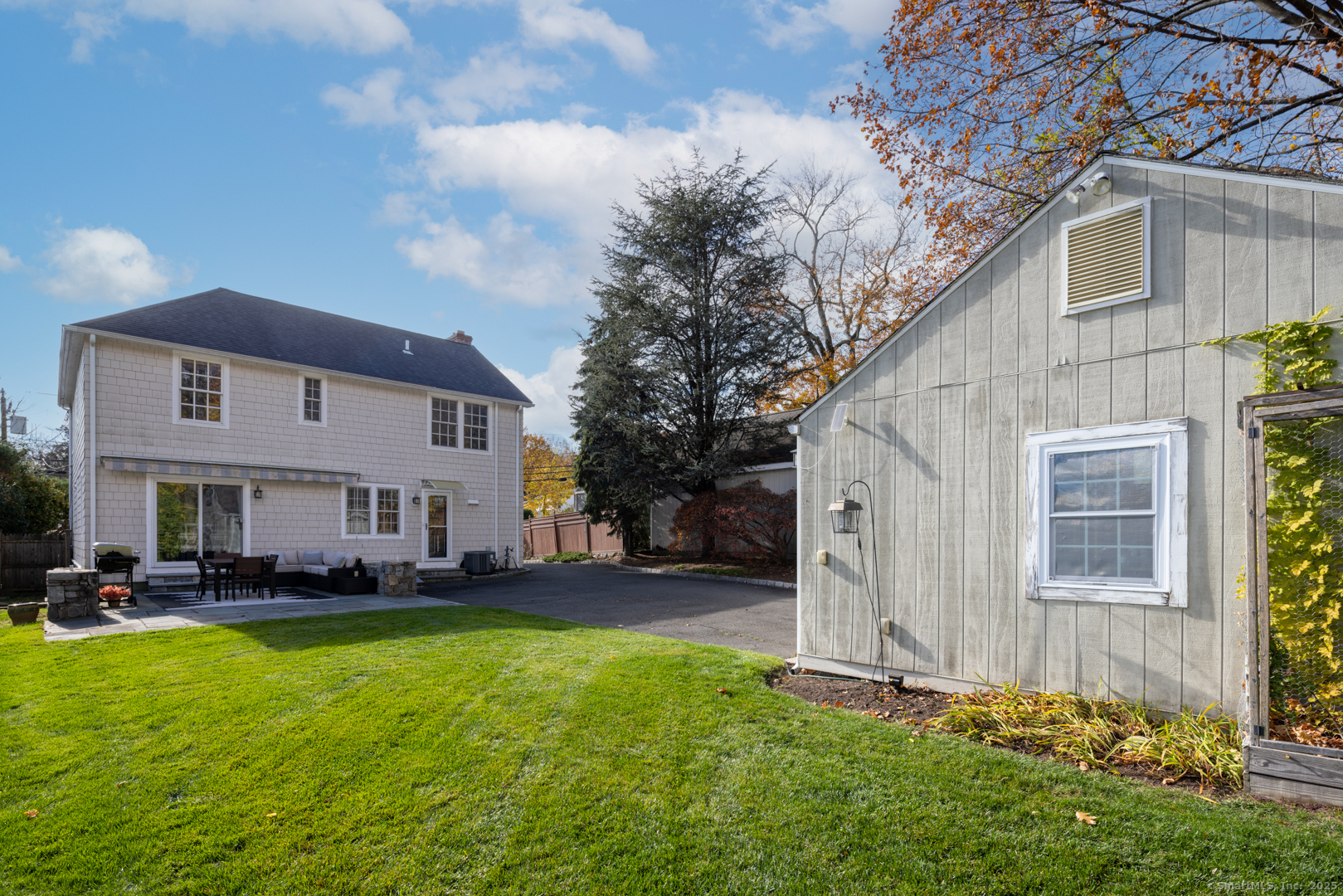 77 Maple Street Darien CT 06820