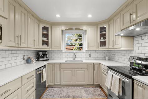 77 Maple Street Darien CT 06820