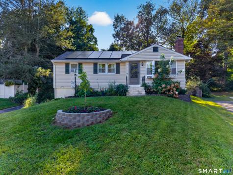 28 Martin Court Montville CT 06382