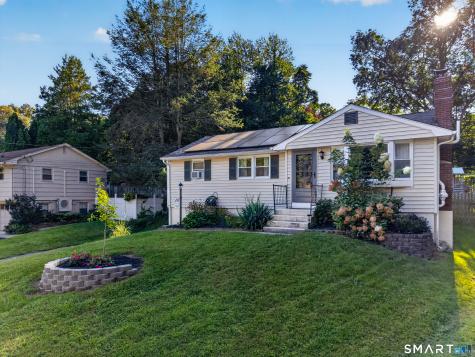 28 Martin Court Montville CT 06382