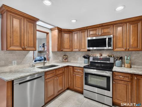28 Martin Court Montville CT 06382