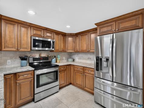 28 Martin Court Montville CT 06382