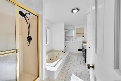 11 Hollister Drive Avon CT 06001