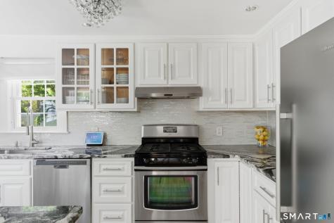 87 Knollwood Road North Haven CT 06473