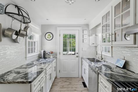 87 Knollwood Road North Haven CT 06473