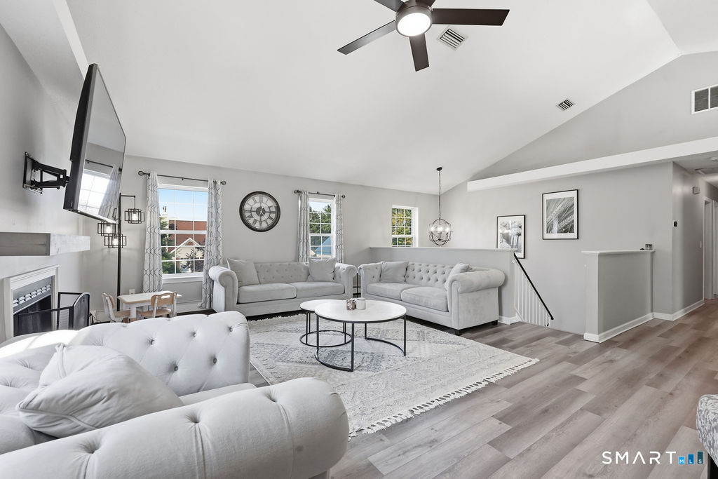 15 Mulberry Lane Middletown CT 06457