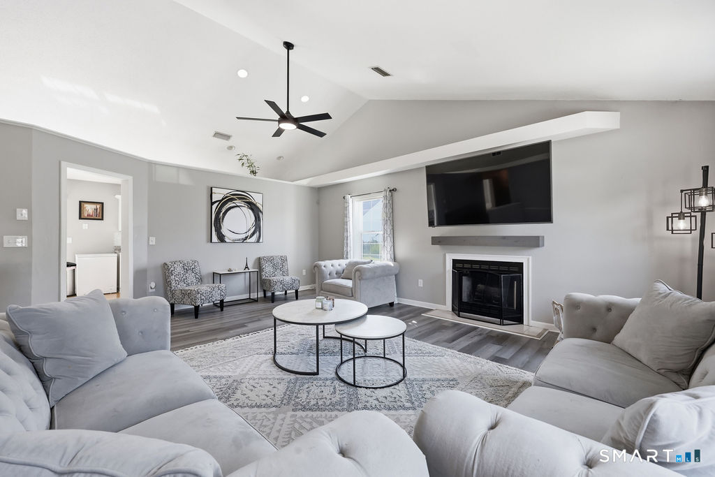 15 Mulberry Lane Middletown CT 06457