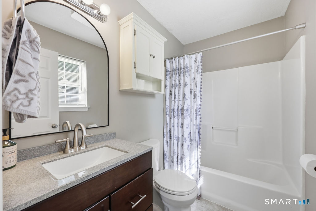 15 Mulberry Lane Middletown CT 06457