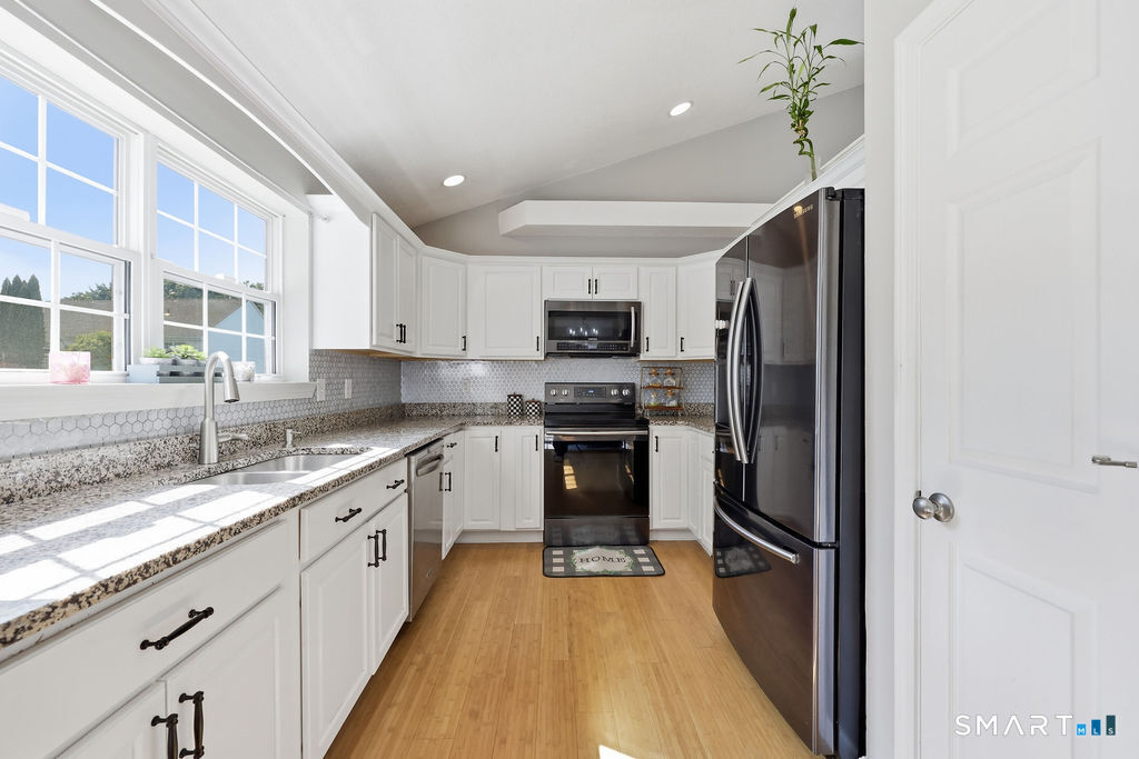 15 Mulberry Lane Middletown CT 06457