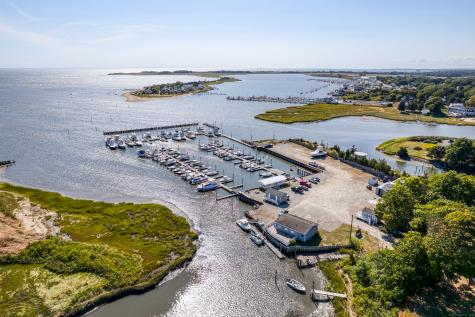 13 Waterside Lane Clinton CT 06413