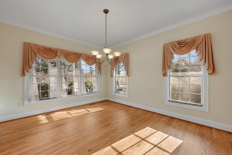 2 Ventres Way Burlington CT 06013