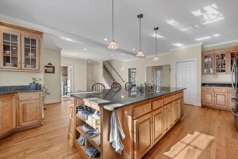 2 Ventres Way Burlington CT 06013