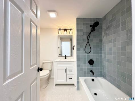 148 Hyde Road West Hartford CT 06117