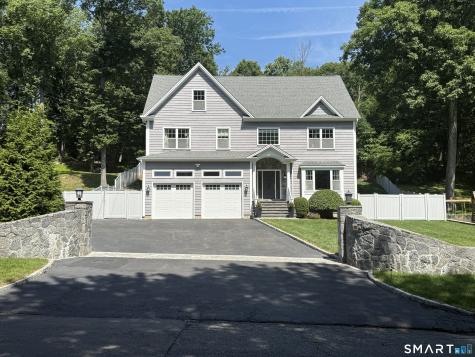 17 Woodlawn Drive Trumbull CT 06611