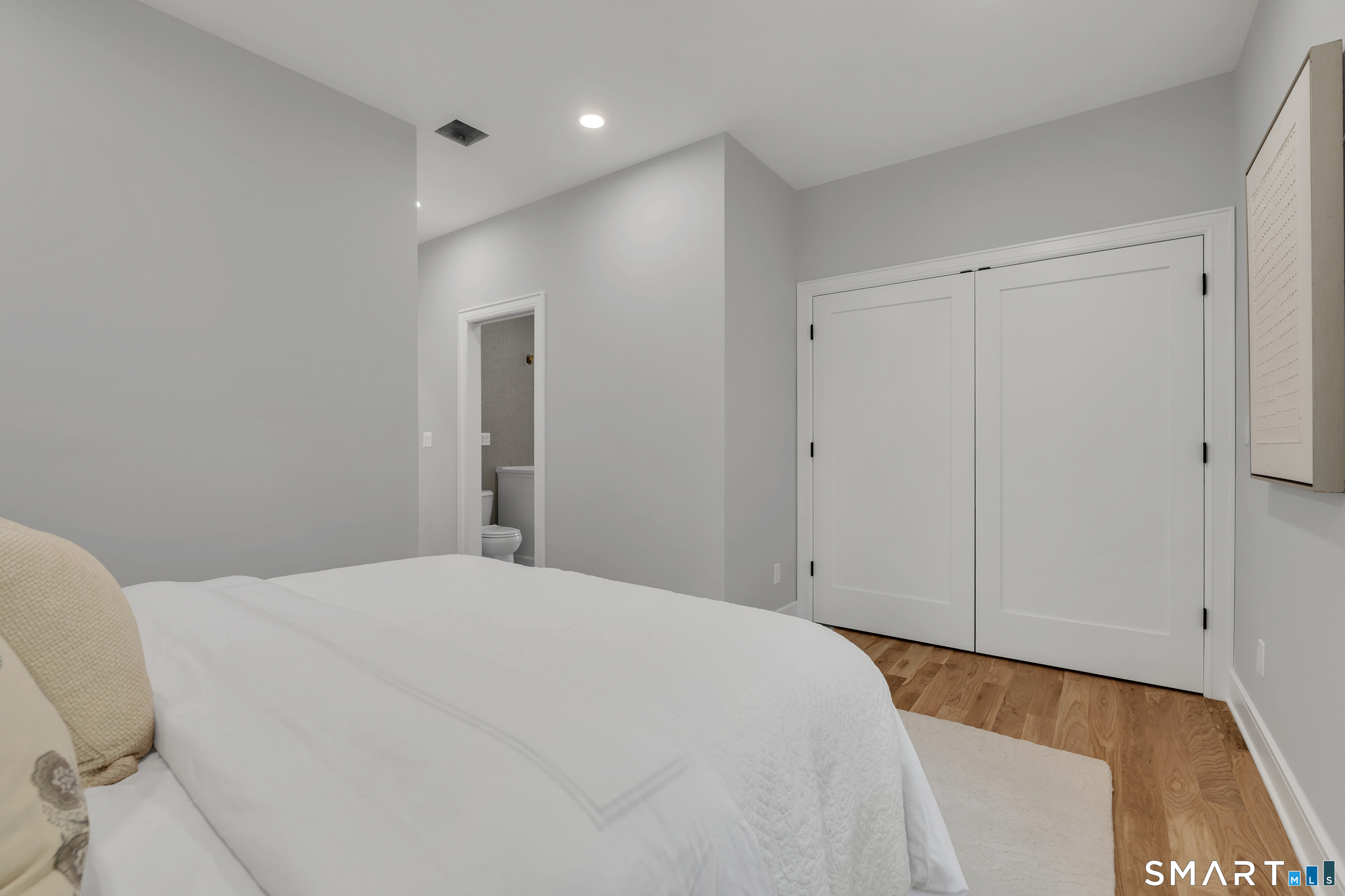 1054 Mill Plain Road Fairfield CT 06824