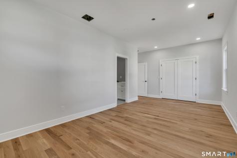 1054 Mill Plain Road Fairfield CT 06824