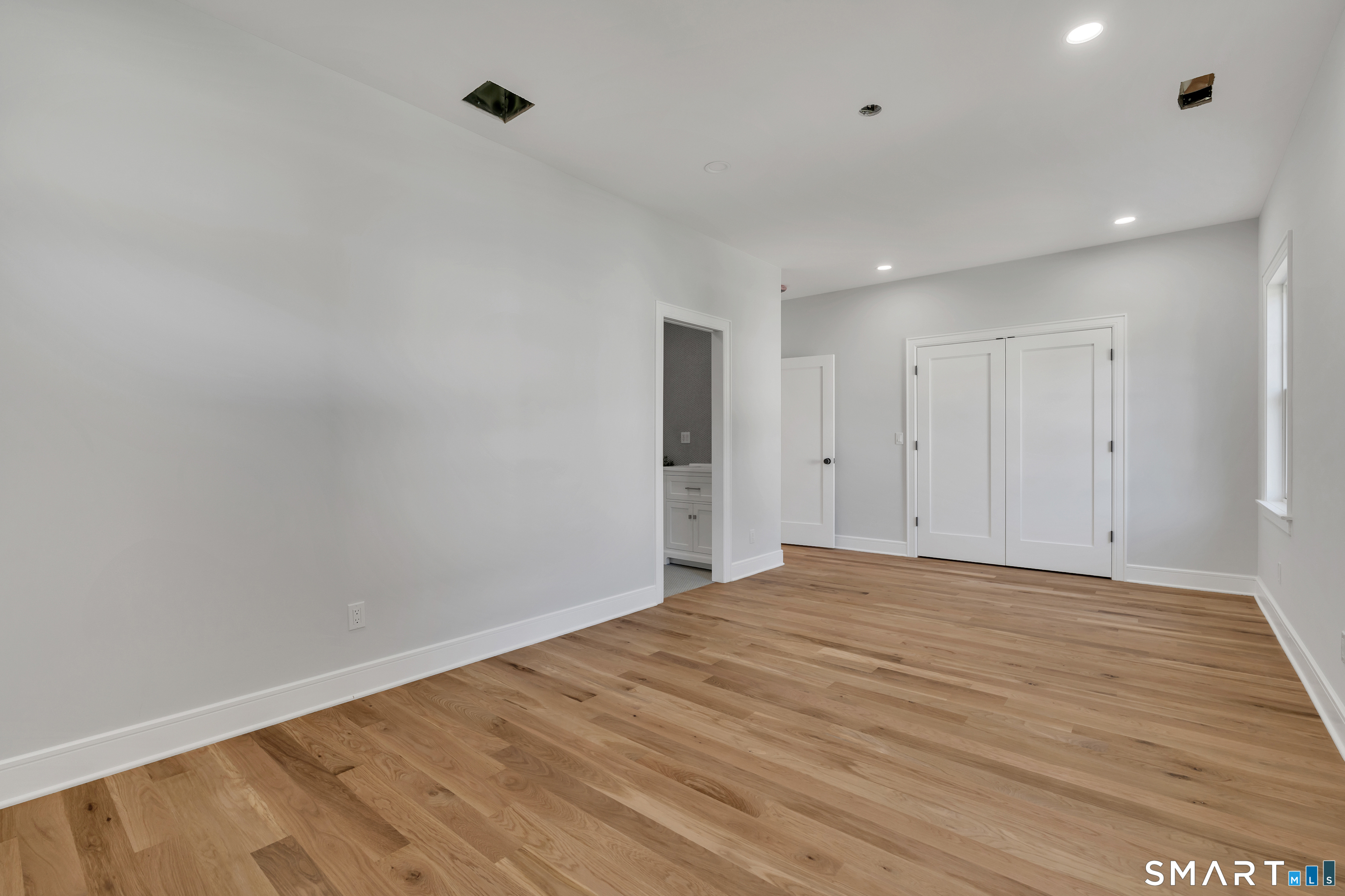 1054 Mill Plain Road Fairfield CT 06824