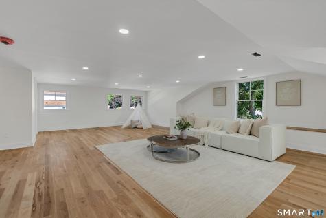 1054 Mill Plain Road Fairfield CT 06824