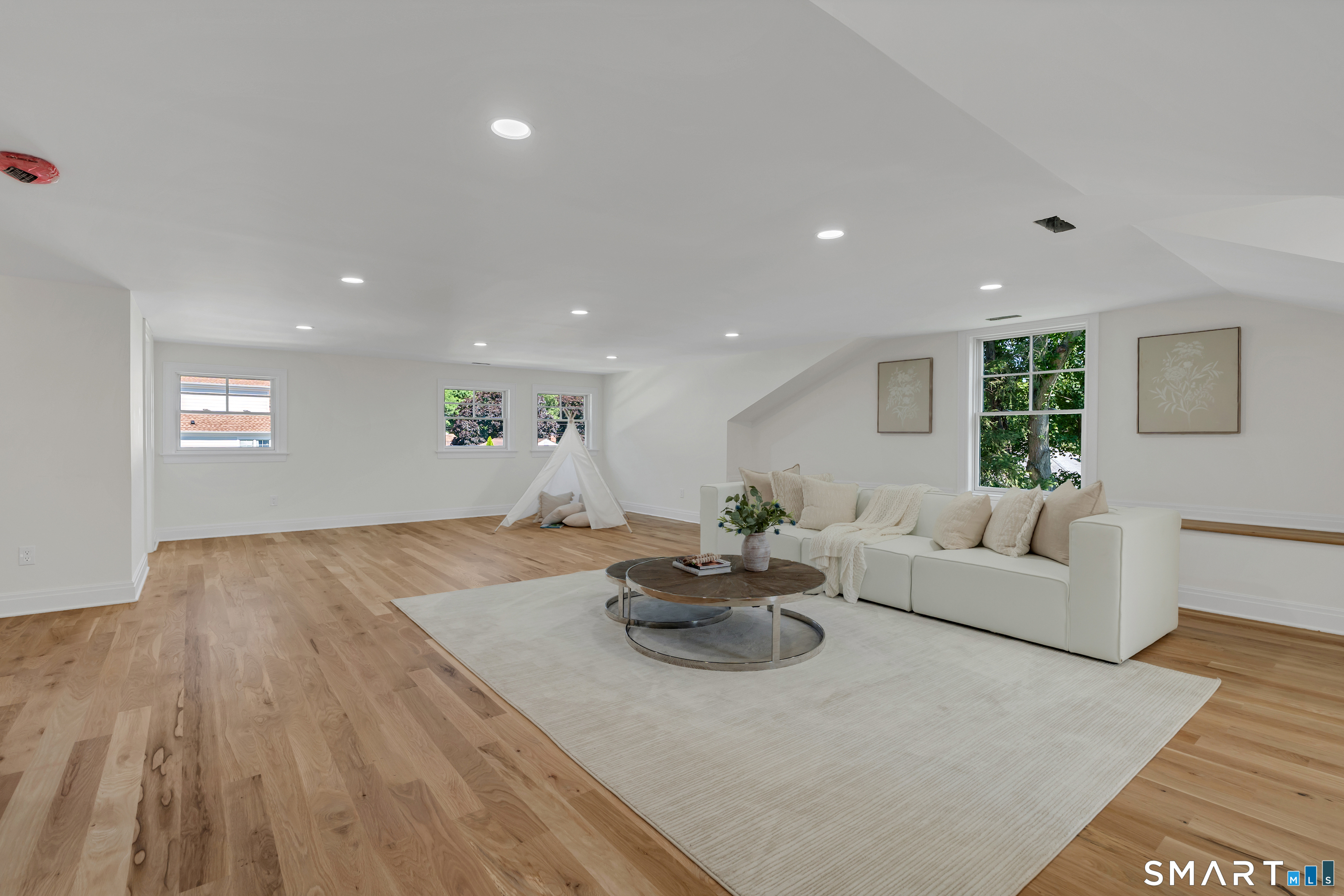1054 Mill Plain Road Fairfield CT 06824