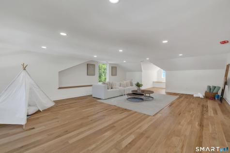 1054 Mill Plain Road Fairfield CT 06824
