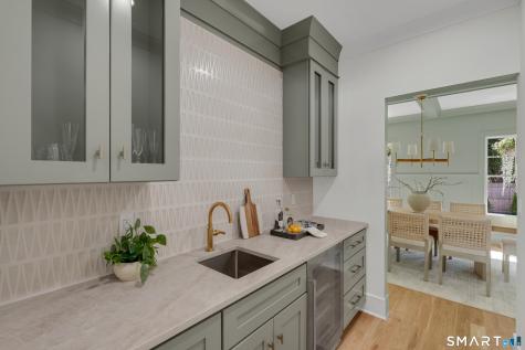 1054 Mill Plain Road Fairfield CT 06824