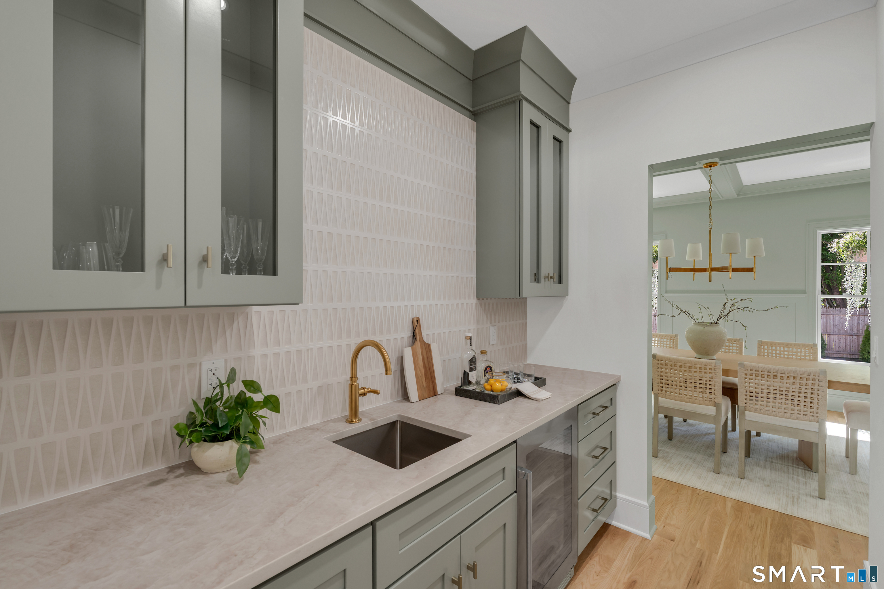 1054 Mill Plain Road Fairfield CT 06824
