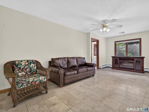 475 Meridian St Extension Groton CT 06340