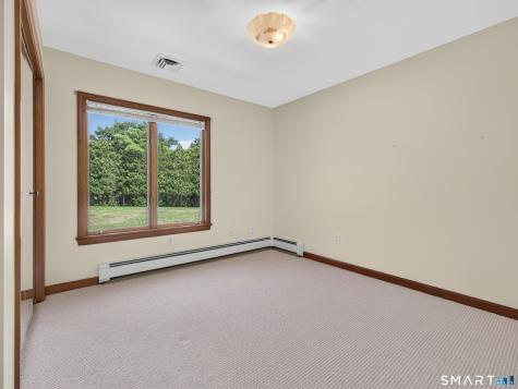 475 Meridian St Extension Groton CT 06340