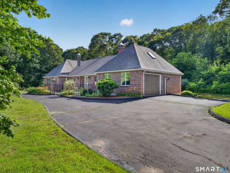 475 Meridian St Extension Groton CT 06340