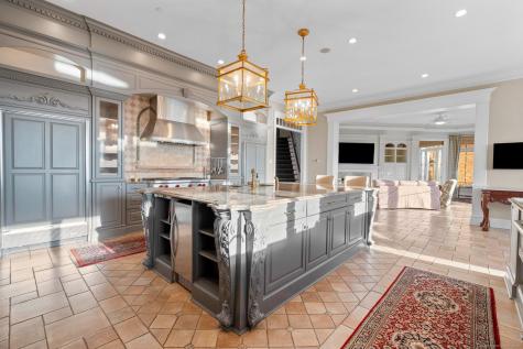 23 Robkins Road Avon CT 06001