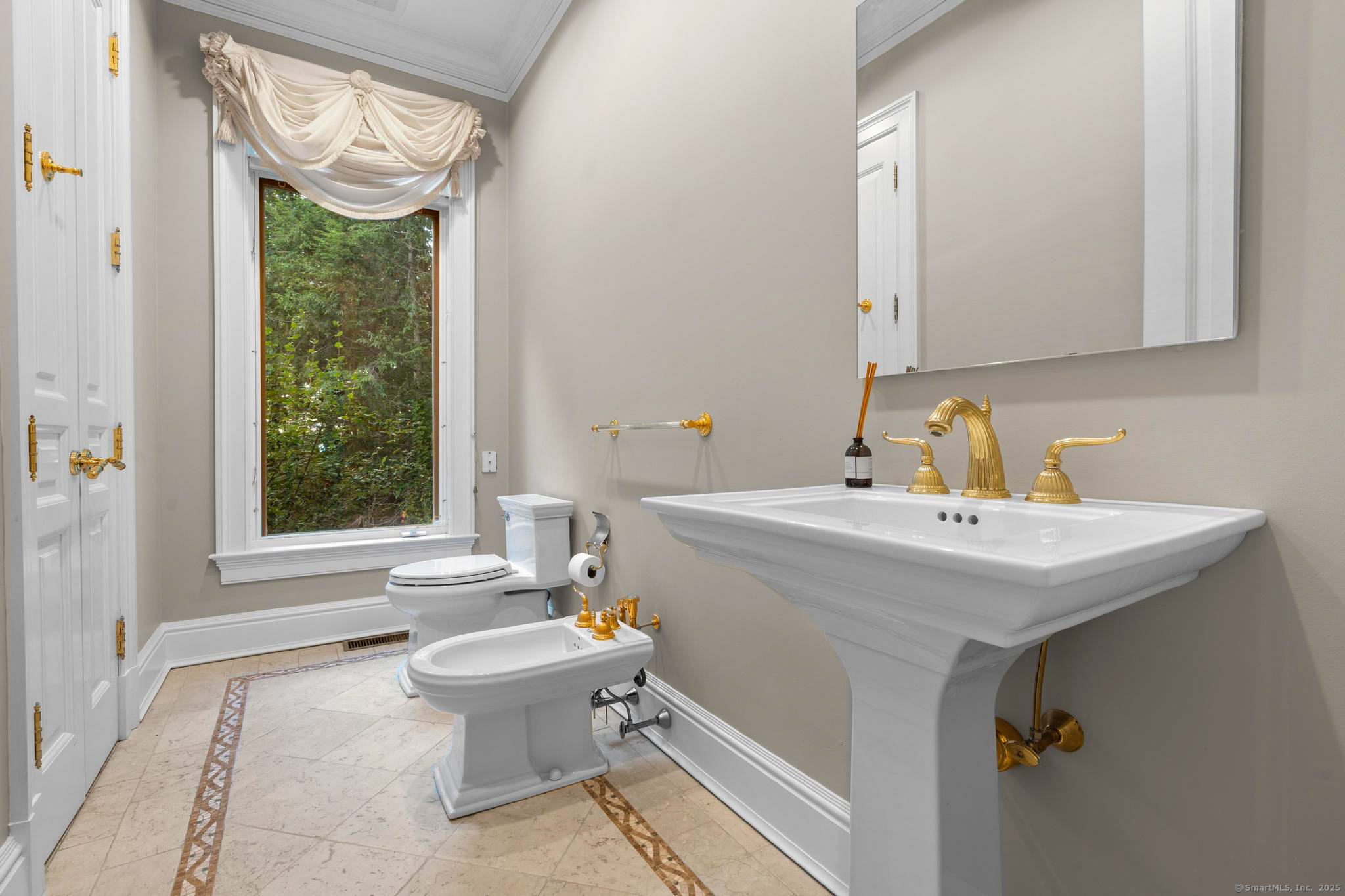 23 Robkins Road Avon CT 06001