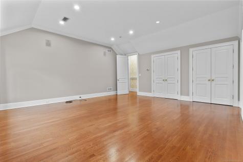 23 Robkins Road Avon CT 06001