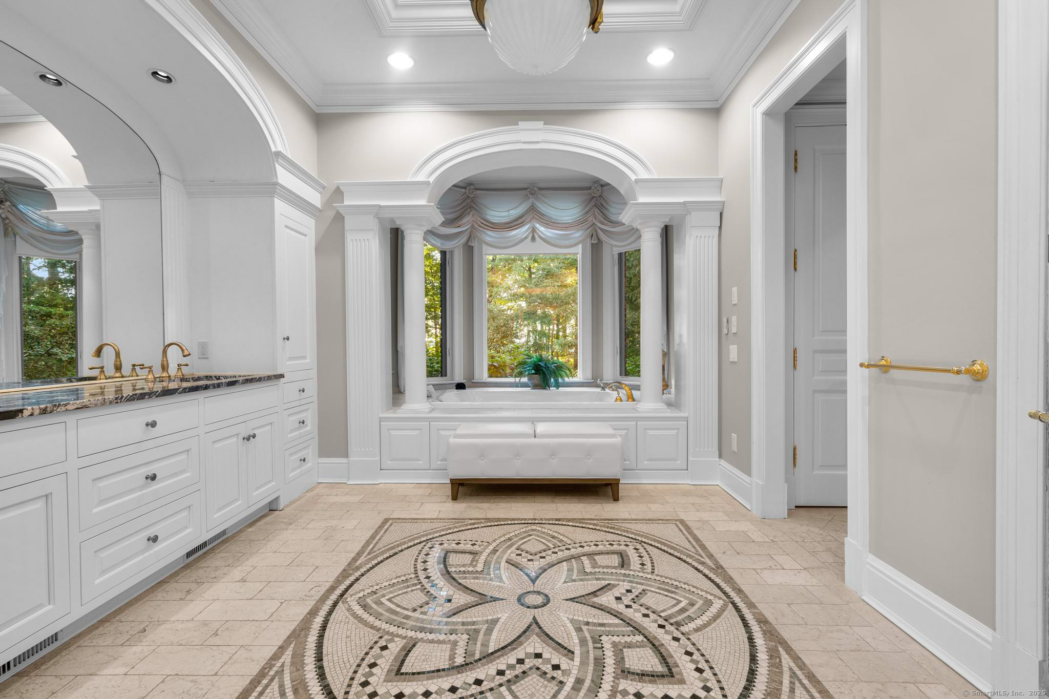 23 Robkins Road Avon CT 06001