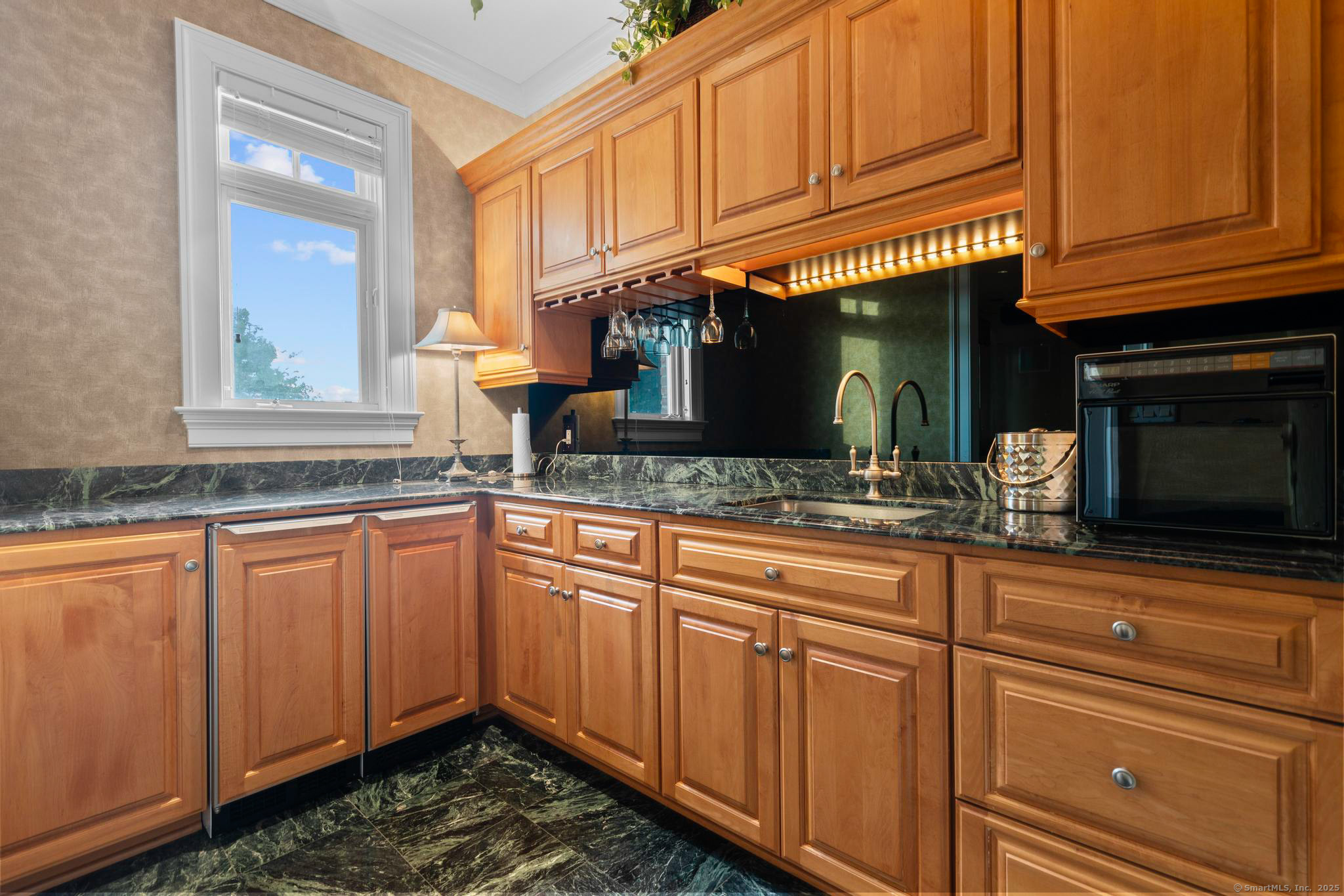 23 Robkins Road Avon CT 06001