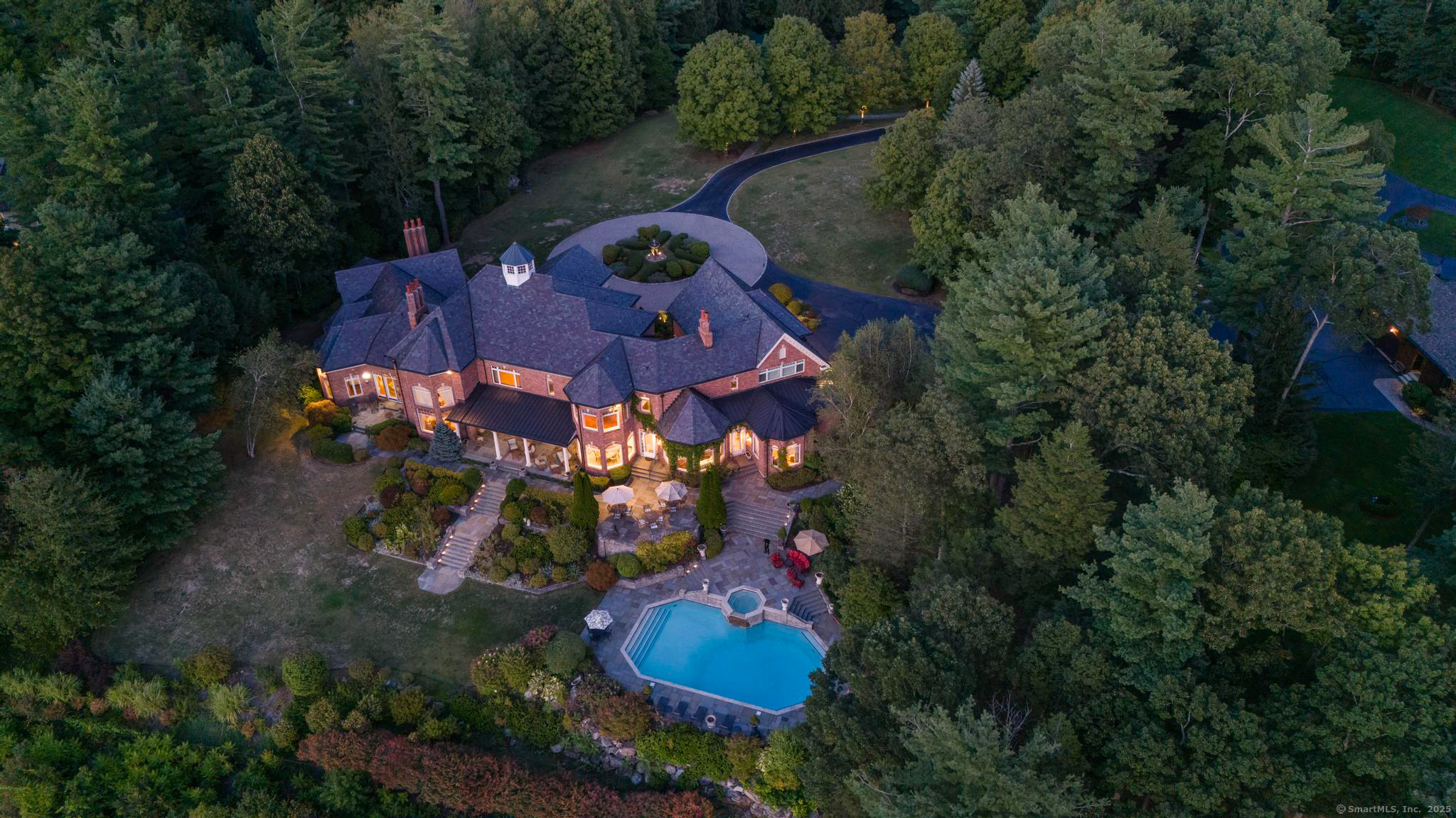 23 Robkins Road Avon CT 06001